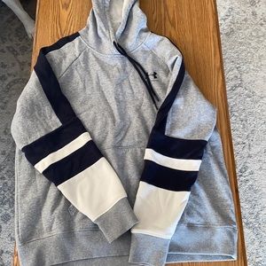 Under amour sweatshirt size XL